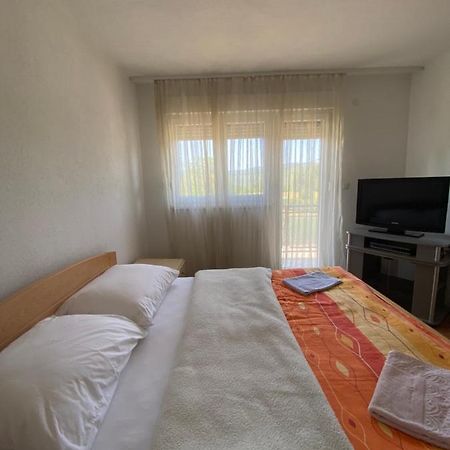 Апартаменты Apartman “Iva” Drvar Экстерьер фото