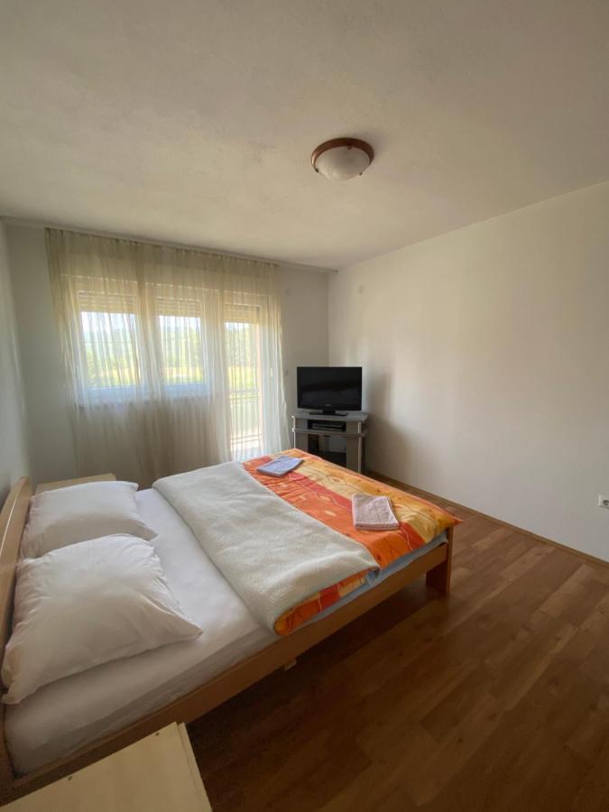 Апартаменты Apartman “Iva” Drvar Экстерьер фото